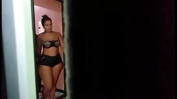 Corno flagra sua mulher Suzy furacão  com novinho
